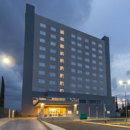 Fiesta Inn Suites Aeropuerto Del Bajio Silao Kültér fotó